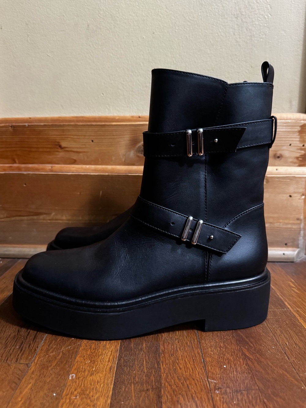 Favorite daughter leather biker boots size 9 brand new